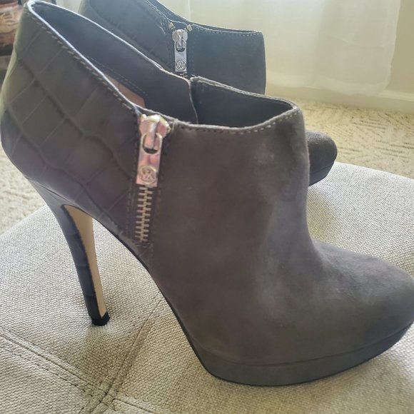 Michael Kors suede/leather booties. Size 7. - Picture 2 of 5